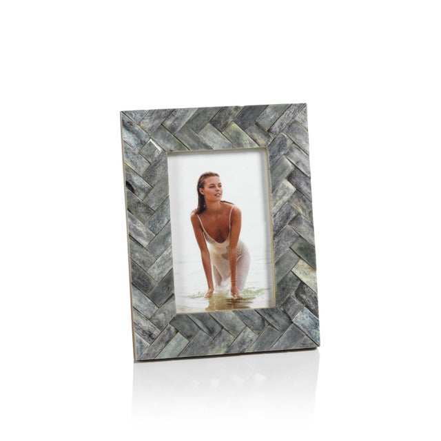 Contemporary Bengkulu Bone Braided Photo Frame, 4" x 6", Mayfair Gray For Sale - Image 3 of 3