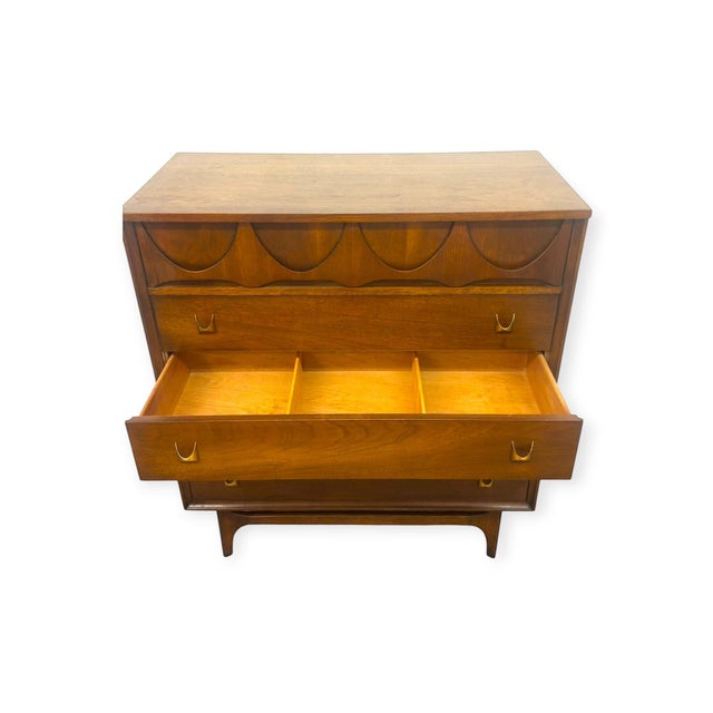 Wood Vintage Mid Century Modern Broyhill Brasilia Walnut Bedroom Set – 6-Drawer Dresser & Highboy Chest For Sale - Image 7 of 17