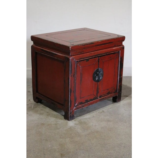 Asian Antique 1860s Elm Red Lacquered Nightstand For Sale - Image 3 of 8