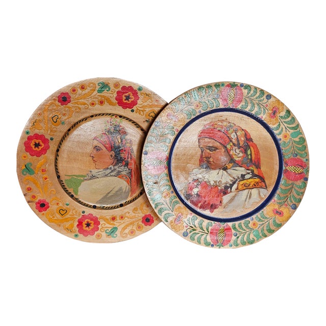 Pair of Czech Folk Art Pyrography Hand-Painted Wooden Decorative Plates For Sale