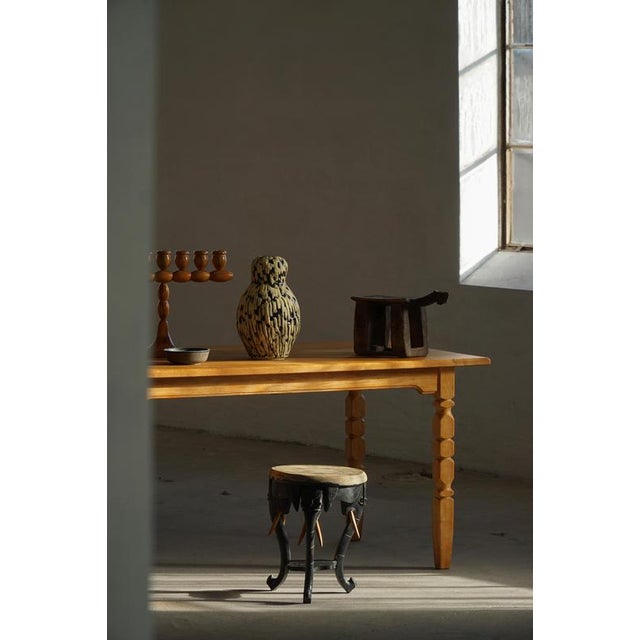 Anglo-Indian Elephant Stool in Ebonized Hardwood, 1900s For Sale - Image 4 of 18