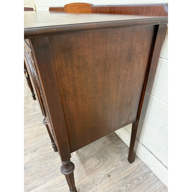 Antique Edwardian Sheraton Revival or Federal Flame Mahogany Sideboard For Sale - Image 11 of 18