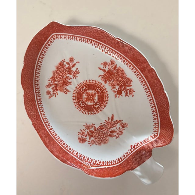 Late 20th Century Vintage Spode "Fitzhugh Red" Porcelain Leaf-Shaped Dessert & Pickle Tray For Sale - Image 5 of 5