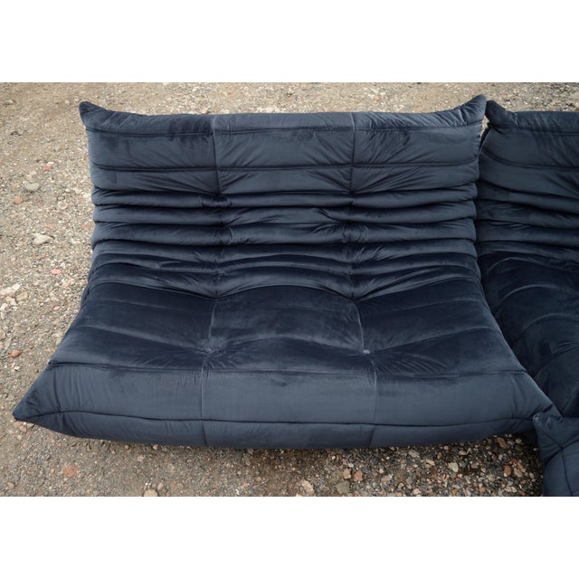 Mid-Century Modern Togo Sofa in Blue Velvet by Michel Ducaroy for Ligne Roset, Set of 5 For Sale - Image 3 of 12