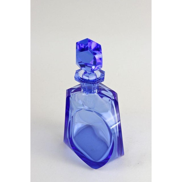 Blue 20th Century Art Deco Decanter Set with 5 Shot Glasses, 1920s, Set of 6 For Sale - Image 8 of 18