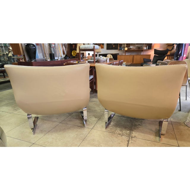 Mid-Century Modern Giovanni Offredi Leather Lounge Chairs for Saporiti Italy- A Pair For Sale - Image 3 of 10