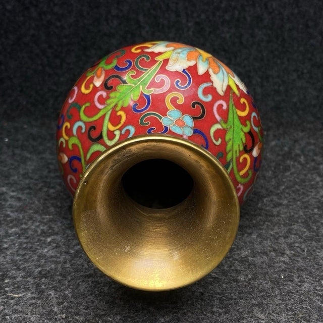 Metal Late 19th Century Pair of Cloisonné Enamel Floral Vases in Presentation Box For Sale - Image 7 of 9