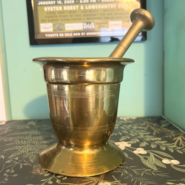 Vintage Solid Brass Mortar and Pestle Pharmacy Apothecary 5.75” 9.5 LBS. Beautiful vintage solid brass mortar and pestle...