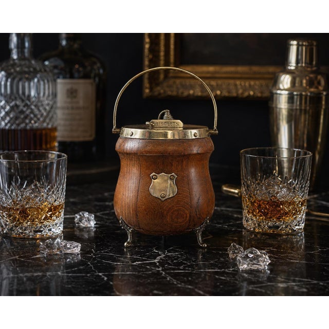 Traditional Early 20th Century Edwardian English Oak Biscuit / Barrel Ice Bucket For Sale - Image 3 of 6