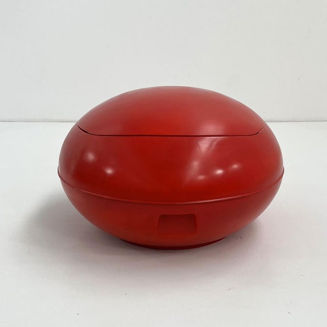 1970s White Gn1 Garden Egg attributed to Peter Ghyczy for Veb Synthese, 1970s For Sale - Image 5 of 14
