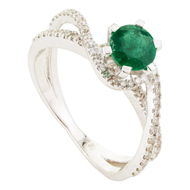 Art Deco Emerald & Diamond Crossover Cocktail Ring in 18k White Gold Size 6 For Sale