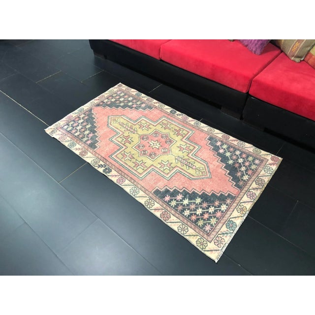 1960s Vintage Geometric Design Turkish Handmade Wool Rug For Sale - Image 5 of 11