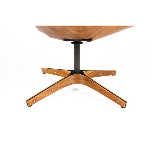 Vintage Mid Century Plycraft Walnut George Mulhauser Lounge Chair— Mrs. Chair — Olive Bouclé For Sale - Image 9 of 13