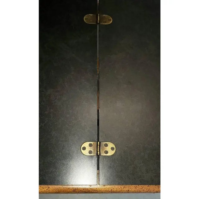 Mid 20th Century Vintage Hickory Mfg Co. Hollywood Regency Cocktail Table With Fold Out Server Top For Sale - Image 5 of 5