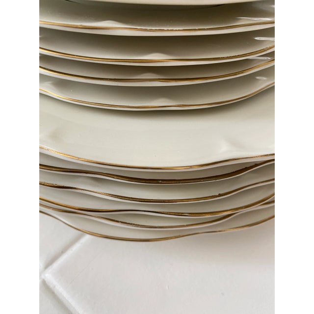 1950s 1950s Theodore Haviland New York Leeds Cream & White Dinner & Salad Plates- 12 Pieces For Sale - Image 5 of 10
