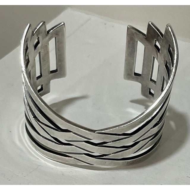 Modernist Geometric Woven Sterling Silver Cuff 79 Grams For Sale In New York - Image 6 of 10