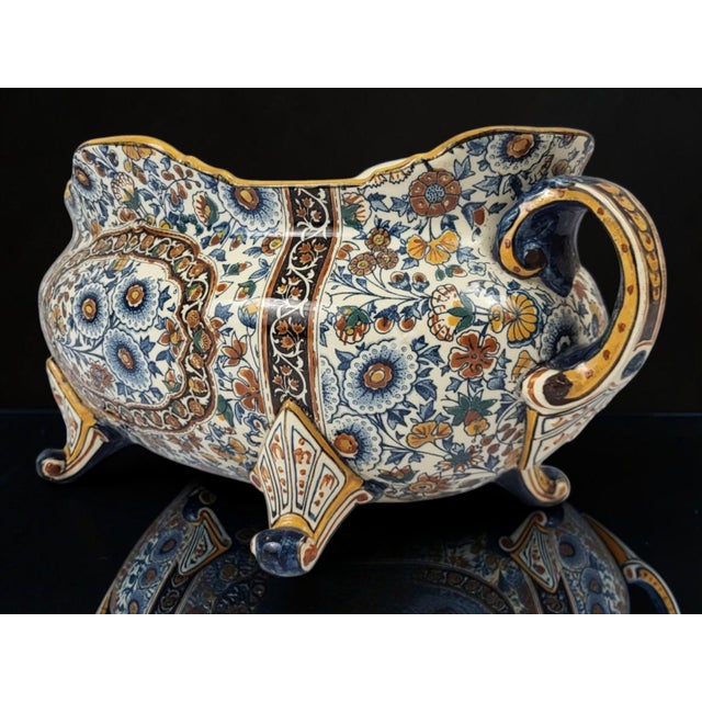 19th-century Gien earthenware planter with Persian decoration. Large 19th-century Gien earthenware planter. Height 17 cm...