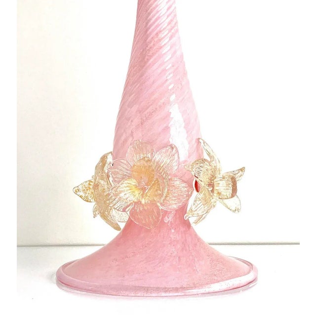 This refined Murano glass table lamp was produced by Barovier & Toso in the early 1950s and exemplifies the exceptional...