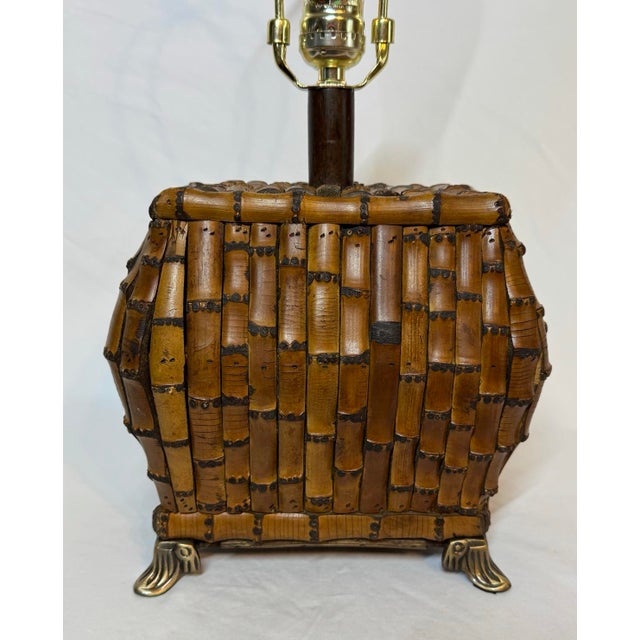 Wood Mid 20th Century Asian Chinoiserie Split Bamboo Table Lamp Brass Feet For Sale - Image 7 of 11