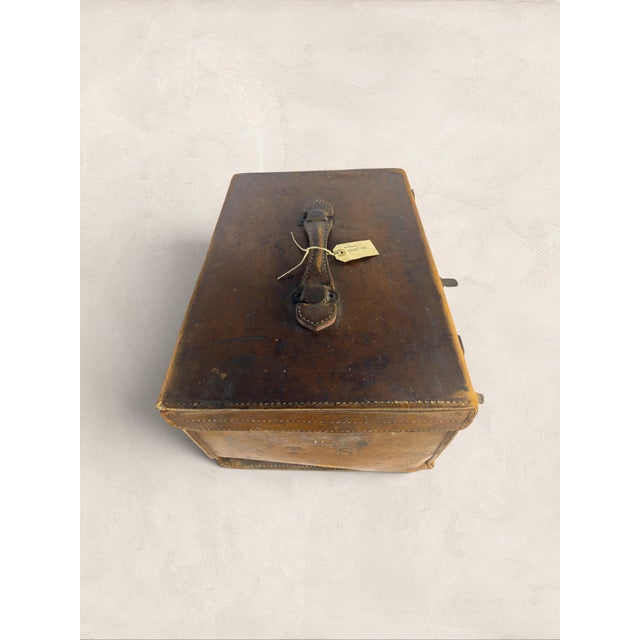 Antique English Leather Hat Box With Red Silk Interior & “t.s.” Initials For Sale - Image 4 of 8