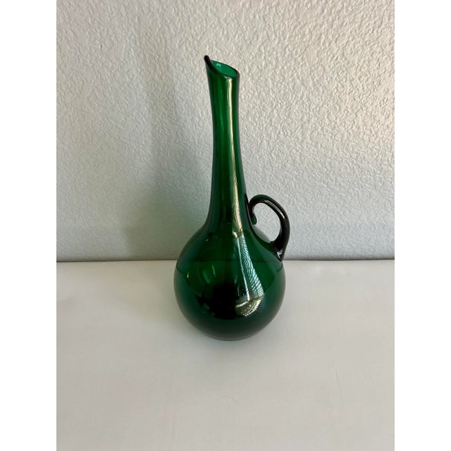 Winslow Anderson 1970's Blenko Decanter Hand Blown Glass - Winslow Anderson - Scarce Chianti Green For Sale - Image 4 of 12