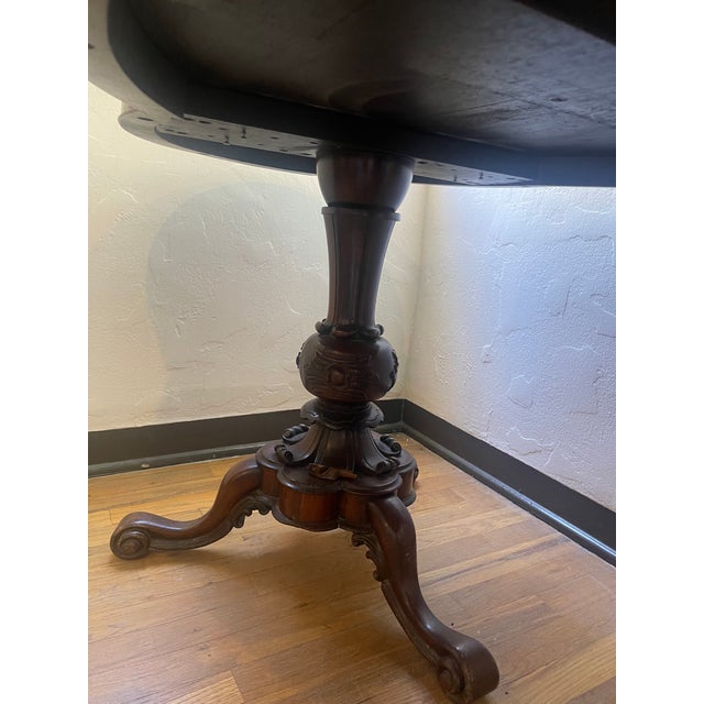 Chestnut 1980s Clover Leaf Pedestal Table in Dark Wood For Sale - Image 8 of 15