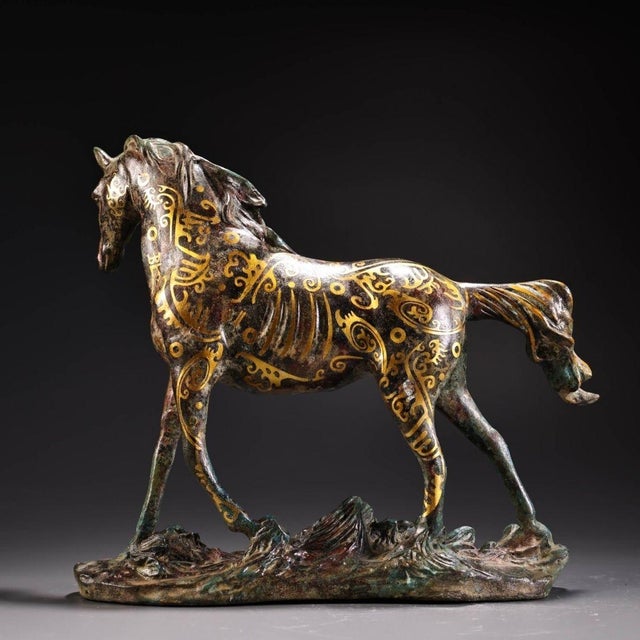 1980s Bronze Horse Sculpture With Gold Inlay | Ancient Style Gilt Bronze Statue | 1.3kg For Sale - Image 9 of 10