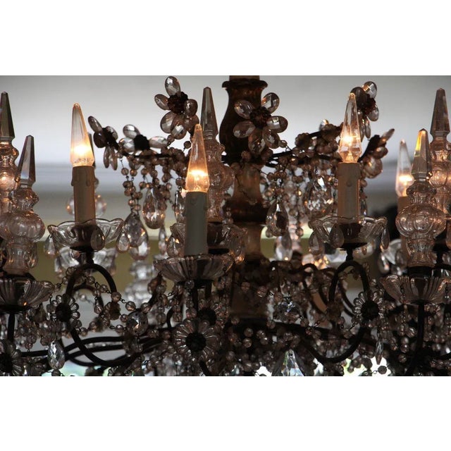 19th Century Italian Neoclassical Giltwood and Crystal Chandelier For Sale - Image 4 of 18