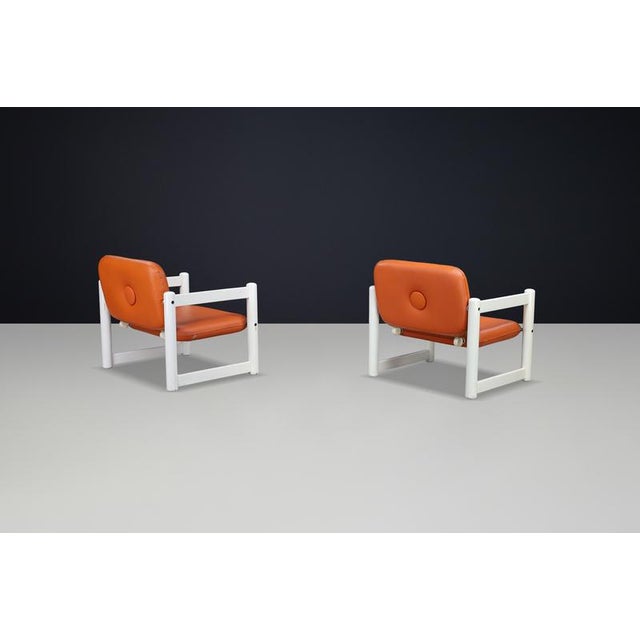 Wood Italian Low Lounge Chairs in White Wood & Cognac Skai, 1970s, Set of 2 For Sale - Image 7 of 9