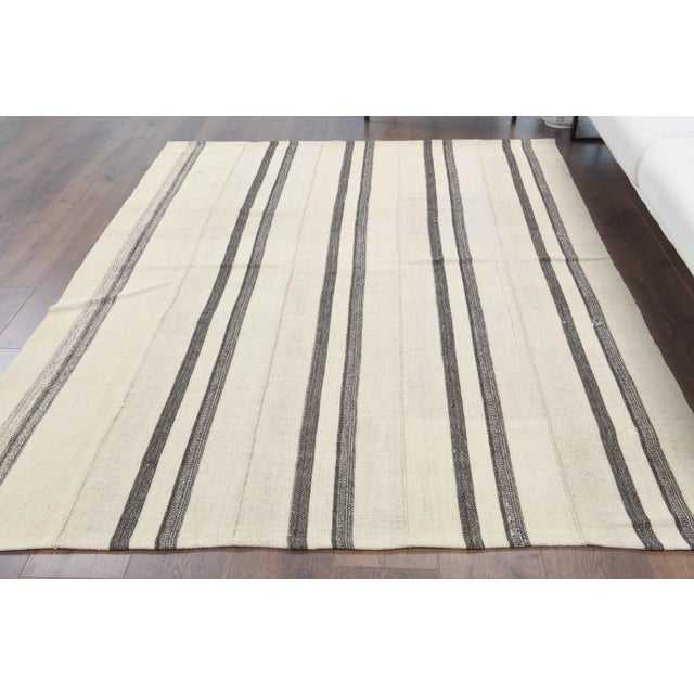 Turkish Vintage Turkish Hand-Knotted Wool Cotton Beige Kilim Area Rug For Sale - Image 3 of 11