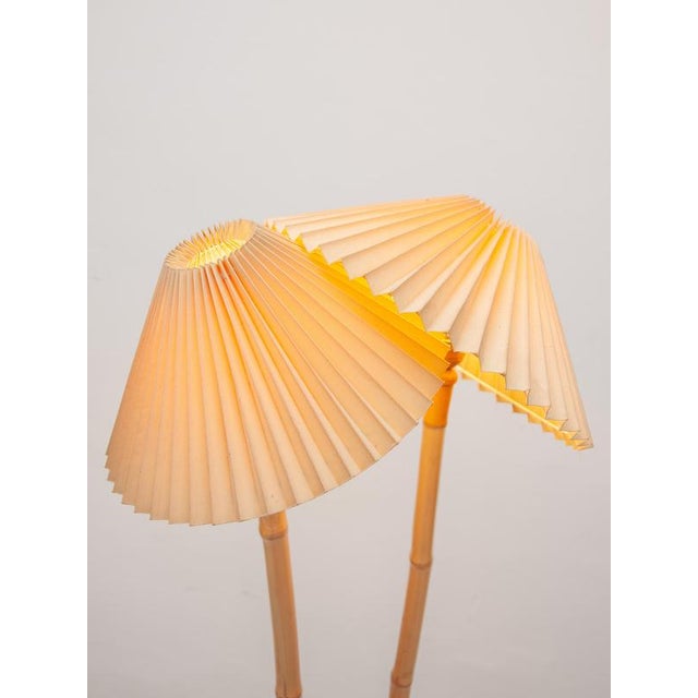 Mid-Century Modern Bamboo Floor Lamp with Yellow Metal Base, 1959 For Sale - Image 3 of 10