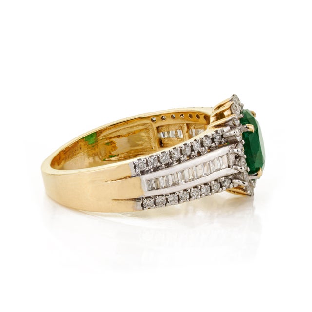 Metal 1.24ct Round Emerald Vintage Diamond Cocktail Ring in 14k Yellow Gold Size 6 For Sale - Image 7 of 15