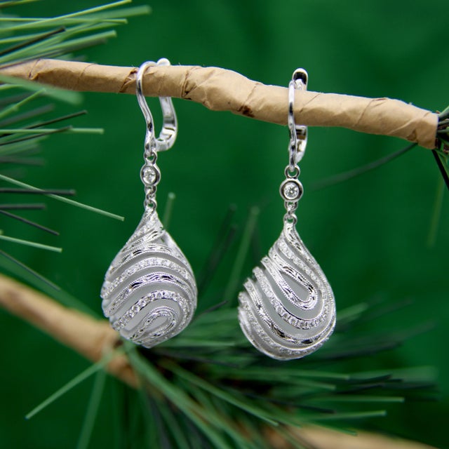 Modern 1970s 18k White Gold Diamond Drop Rock Crystal Earrings With Hand Engraved Cage Setting - 2 Pieces For Sale - Image 3 of 5