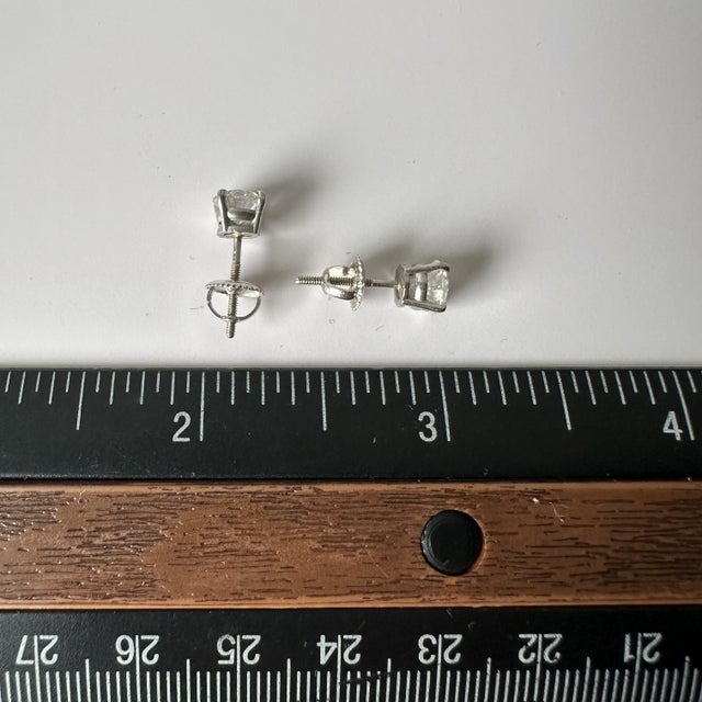 Estate Natural Diamond Studs in 14kt White Gold - 1.40ctw Diamonds, A Pair For Sale In New York - Image 6 of 6