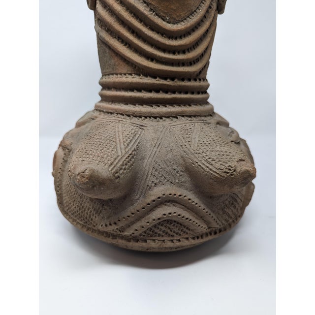 Brick Red Rare Terracotta Yoruba Tribe Osun Shrine Jar (C. 1910s-1940s) For Sale - Image 8 of 13