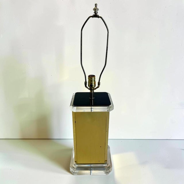 Mid-Century Modern Brass and Lucite Table Lamp For Sale - Image 3 of 7