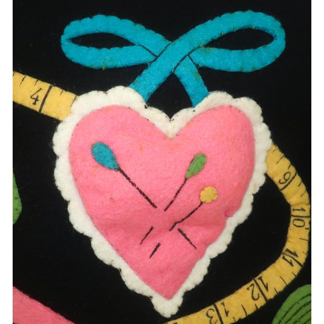 Novelty Sewing Theme Felt Tote Handbag, 1950's For Sale - Image 4 of 14