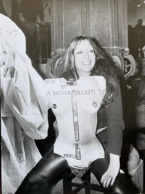 Patrick Siccoli, Le baiser de l’artiste, 1977, Silver Print