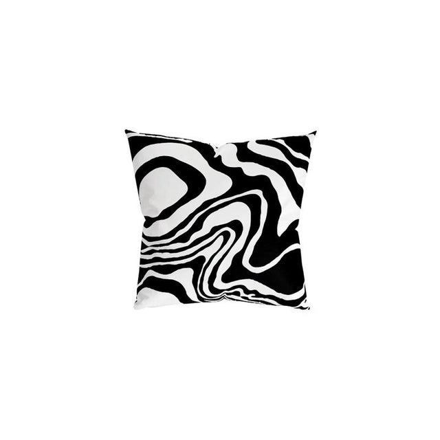 Trama Cushion in Black and White Curves For Sale - Image 4 of 4