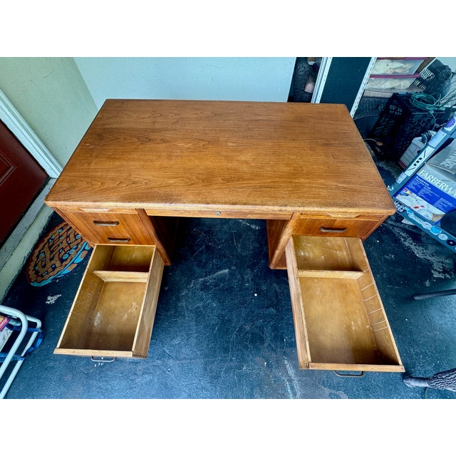 1950s Leopold Executive Desk With Drop-Front Keyboard/Typewriter Drawer- Mid-Century Modern Walnut Desk For Sale - Image 13 of 17