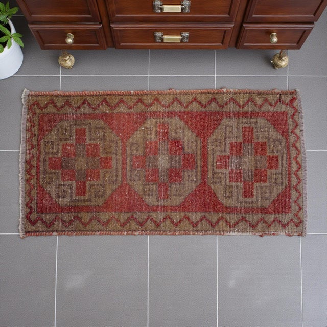 Mid-Century Modern Entryway Rug, Bath Mat, Kitchen Decor, Small Rug, Turkish Rug, Doormat 1'6" X 3'2" For Sale - Image 3 of 14