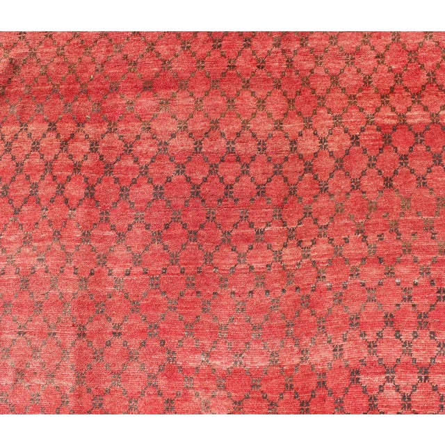 Vintage Turkish Oushak Rug Featuring Faded Red Field With Subtle Charcoal For Sale In Atlanta - Image 6 of 9