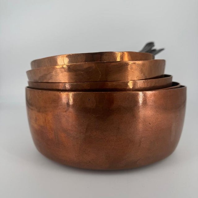 Set of 5 old saucepans, of different sizes, in solid copper, belonging to a former restaurant, located in the south of...