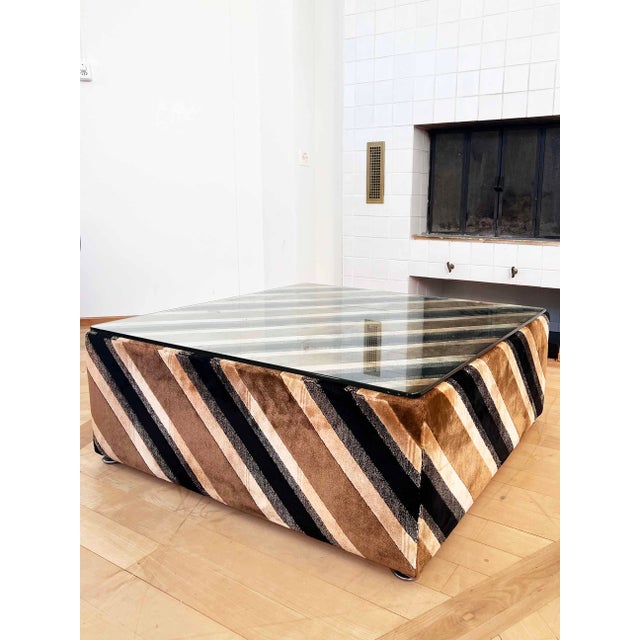 1970s Alberto Rosselli Geometric Coffee Cocktail Table Velvet Saporiti Italy 1970s For Sale - Image 5 of 10