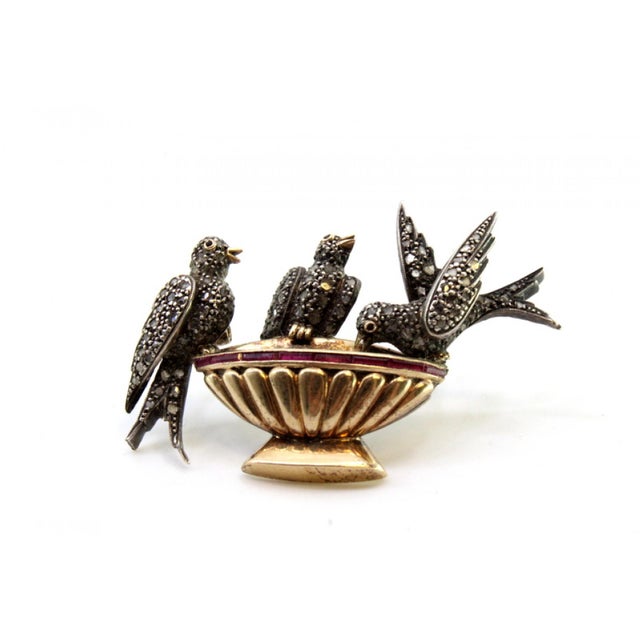 Gold and Silver Brooch with Birds at the Water Trough, Diamond Chips and Calibrated Rubies For Sale - Image 6 of 8