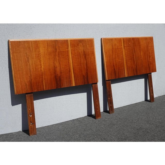 Mid-Century Modern Pair of Vintage Mid Century Modern Brown Twin Headboards by Lane Furniture Co. For Sale - Image 3 of 12