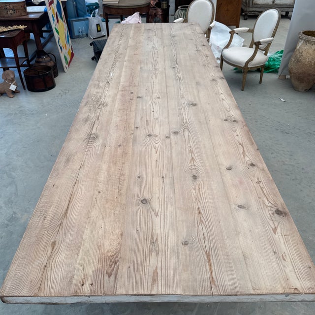 Beautiful Italian dinning table It can sit 12 people