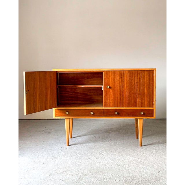 R414 Sideboard by Gordon Russell for W.H. Curly Russell, 1950s, in Flawless conditions. Designed 1950 to 1959 This piece...