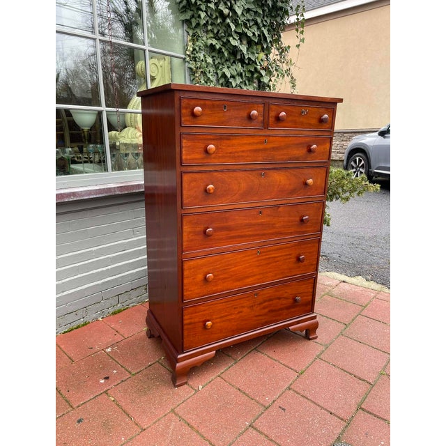Victorian Victorian Mahogany Tall Chest of Drawers – 7 Graduated Drawers, Original Hardware For Sale - Image 3 of 14