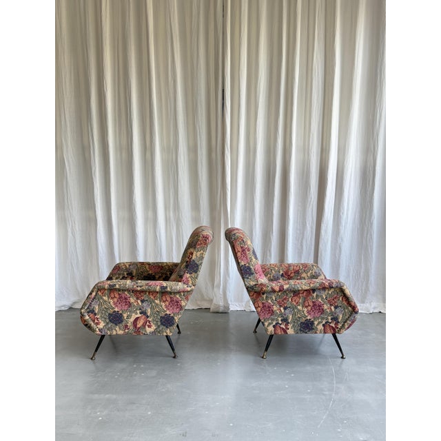 1970s Mid-Century Floral Upholstery Armchair in the style of Marco Zanuso, Italy, 1970s For Sale - Image 5 of 18